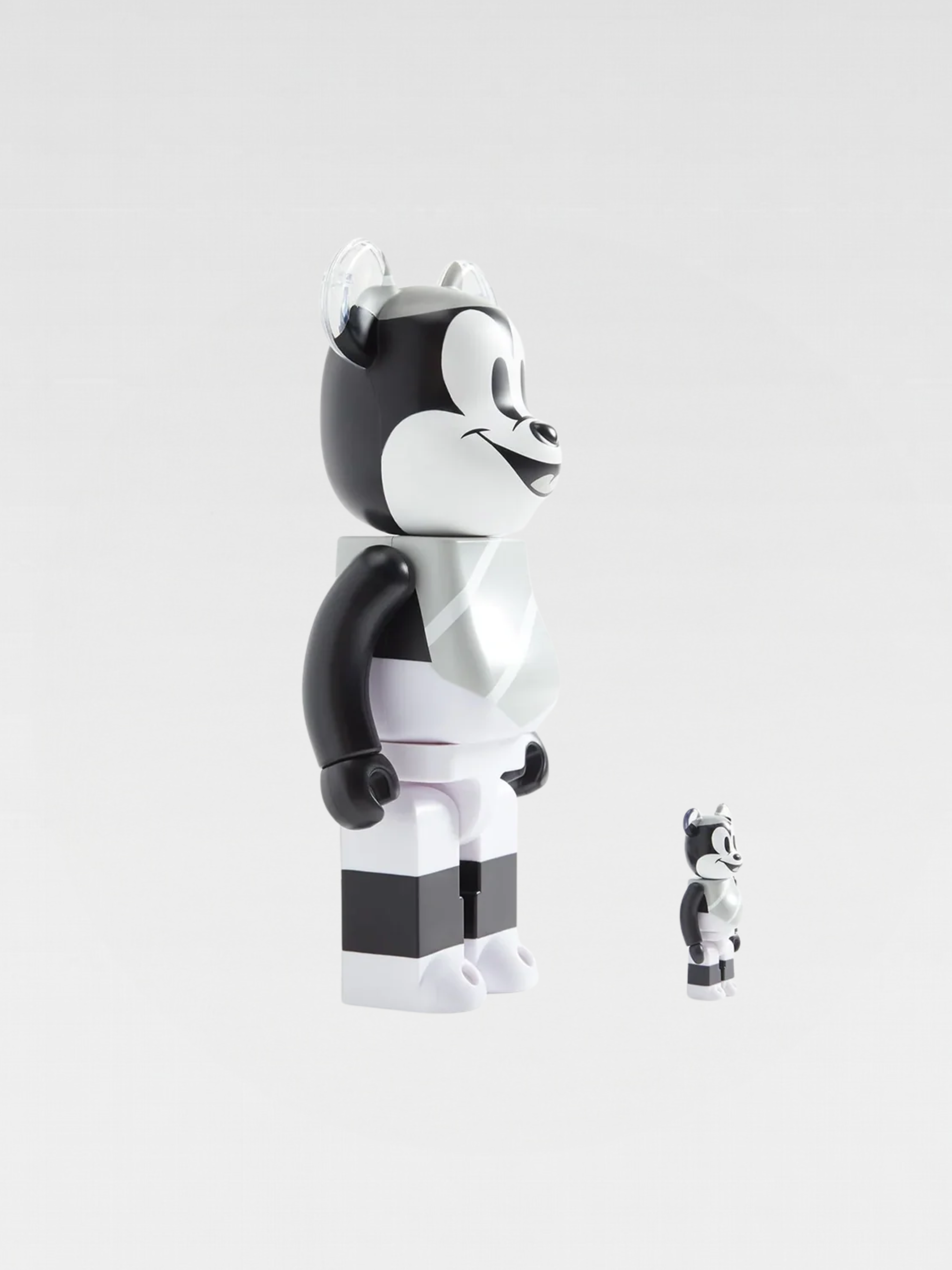 Medicom Bearbrick Hat And Poncho Mickey 100% & 400%