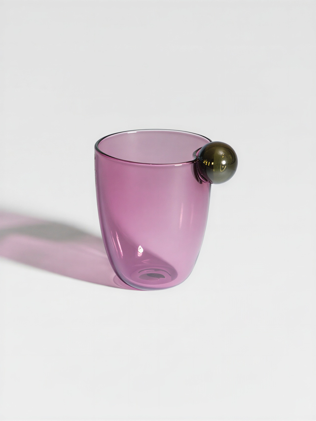 Helle Mardahl The Glass With A Twist | Olive Punch & Aubergine Punch